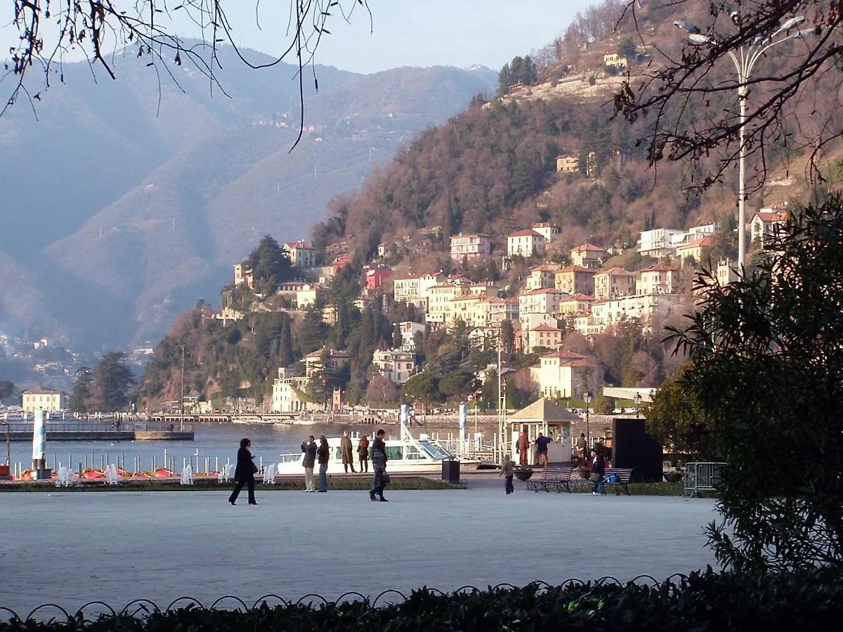 New Fontana Rooms Como 0*,