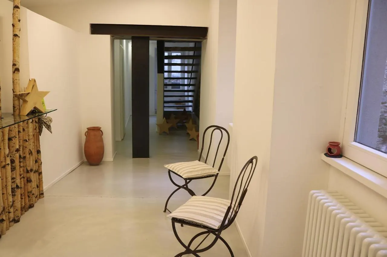 New Fontana Rooms Como 0*,
